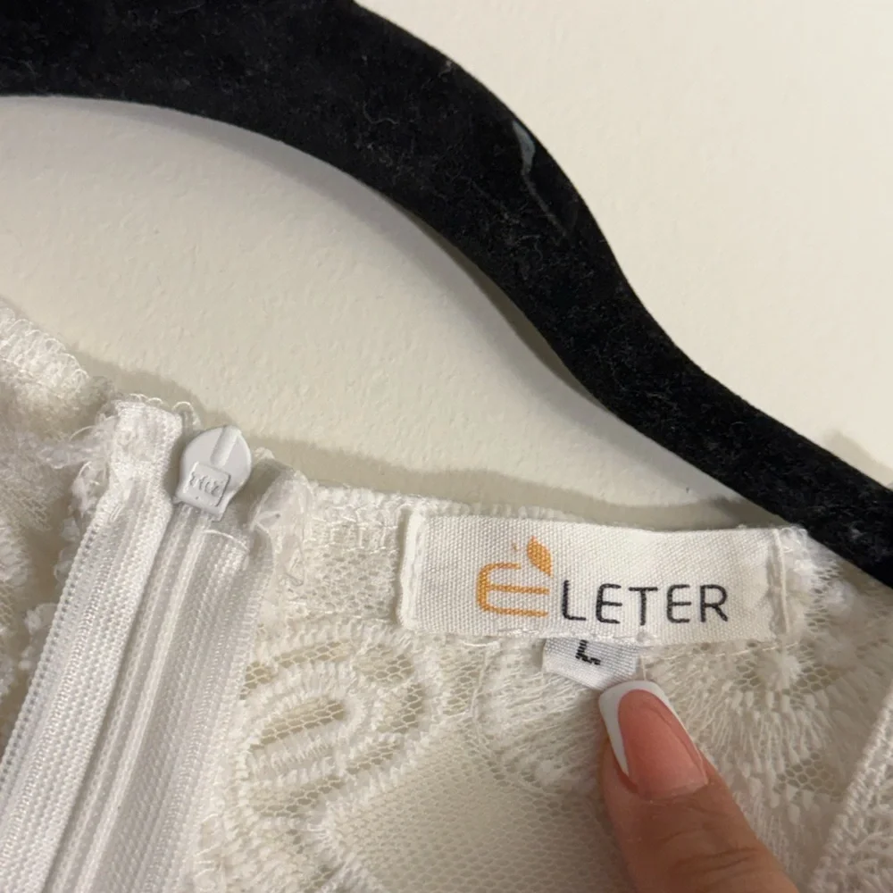 Eleter Chic White Lace Maxi Dress - Picture 4 of 4
